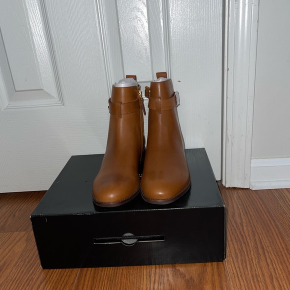 BRIELLE-BO-BTE Polo Tan Booties - Picture 2 of 4